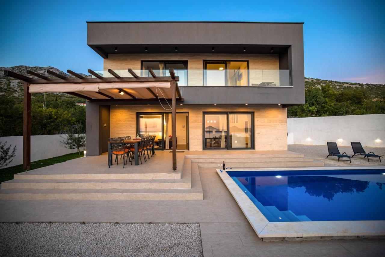 Royal Promons - Heated Pool Villa *