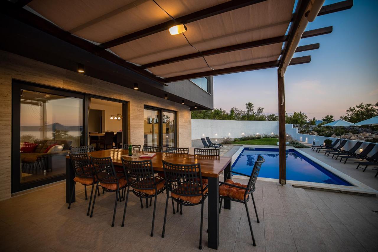 Villa Royal Promons - Heated Pool Starigrad Paklenica