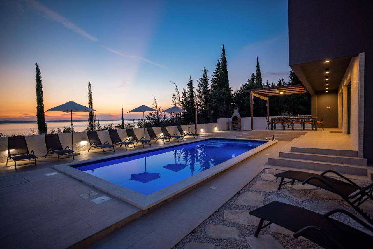 Royal Promons - Heated Pool * Starigrad Paklenica
