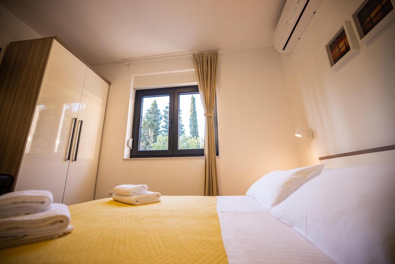 Royal Promons - Heated Pool Starigrad Paklenica