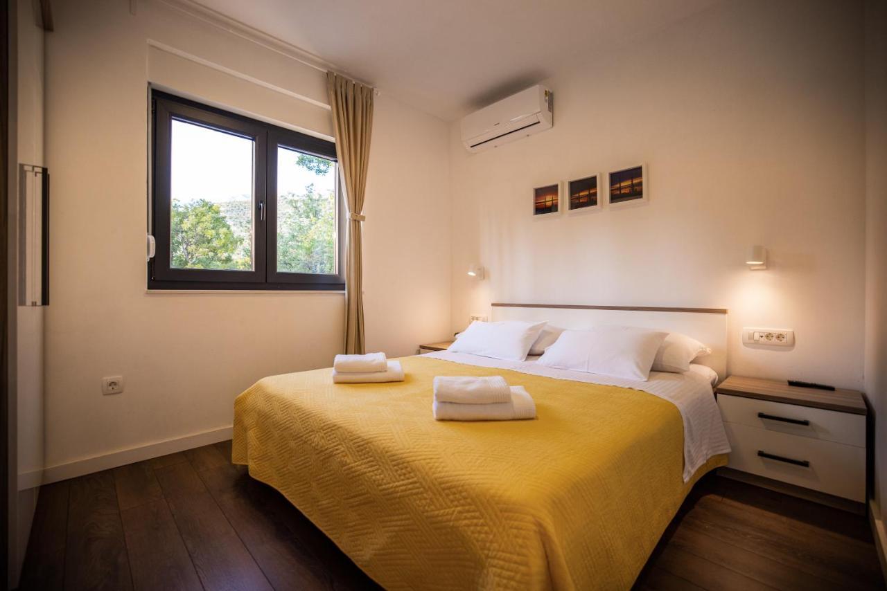 Royal Promons - Heated Pool Villa Starigrad Paklenica
