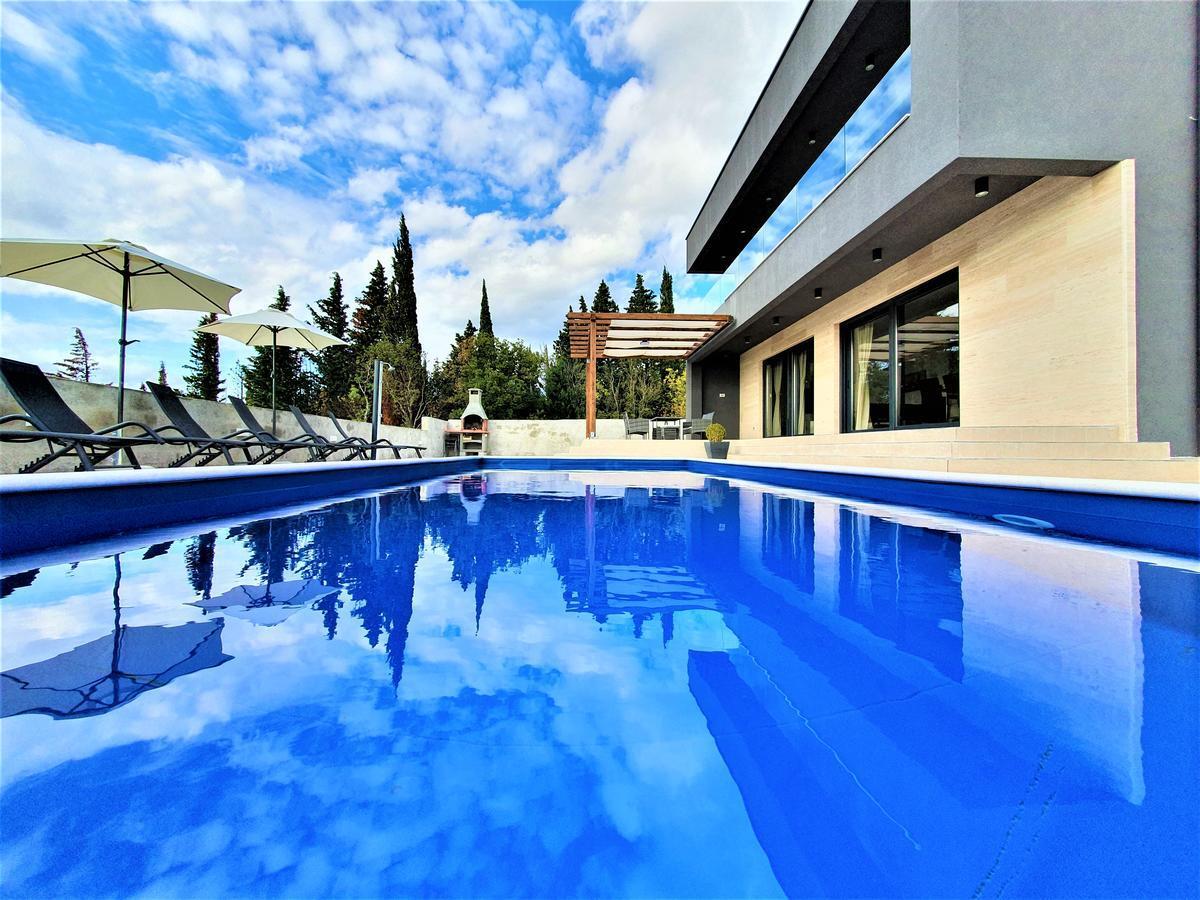 Royal Promons - Heated Pool Villa
